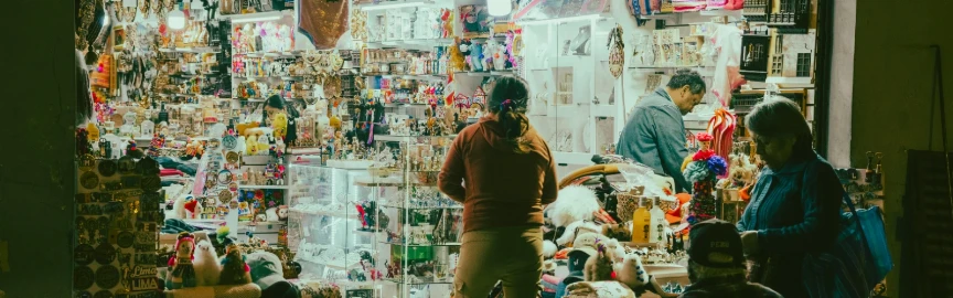 Bargain Shopping Guide to Lokhandwala Market, Andheri
