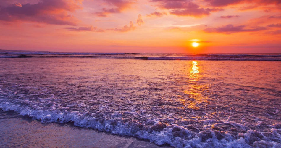 Versova Beach Mumbai: A Peaceful Escape from City Chaos