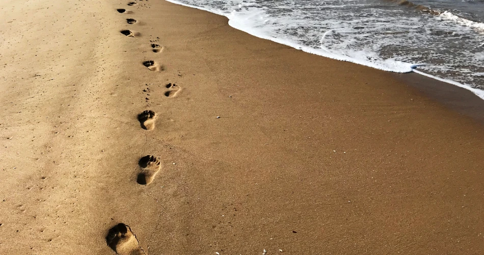 Versova Beach Mumbai: A Peaceful Escape from City Chaos