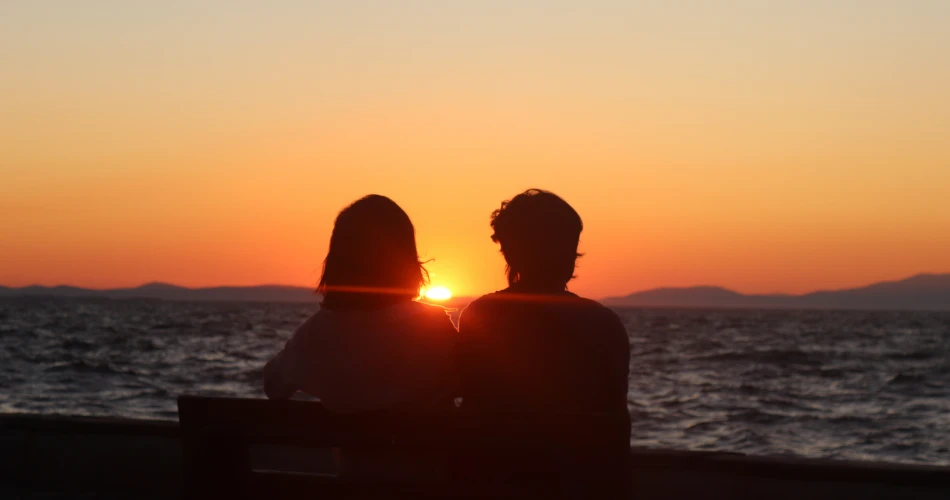 Versova Beach Mumbai: A Peaceful Escape from City Chaos