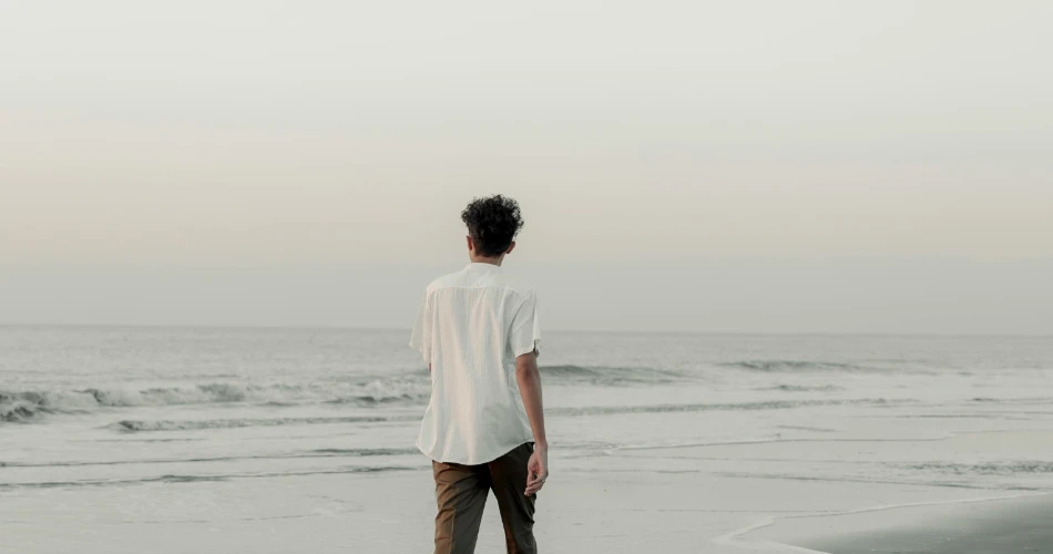 Versova Beach Mumbai: A Peaceful Escape from City Chaos